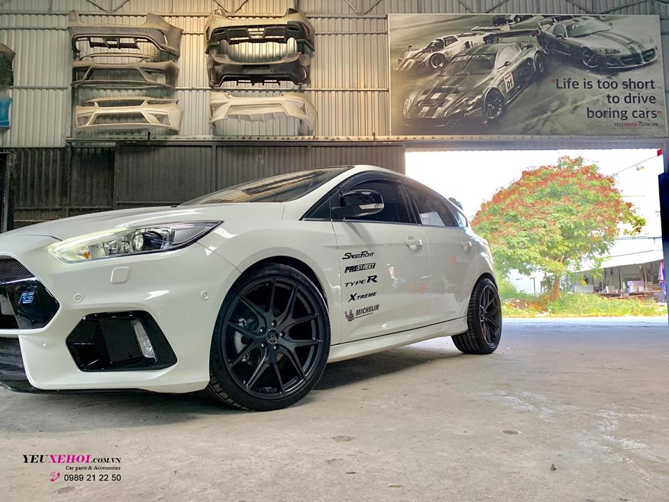 FOCUS RS BODYKIT 19 INCHES FT01 305FORGED WHEELS
